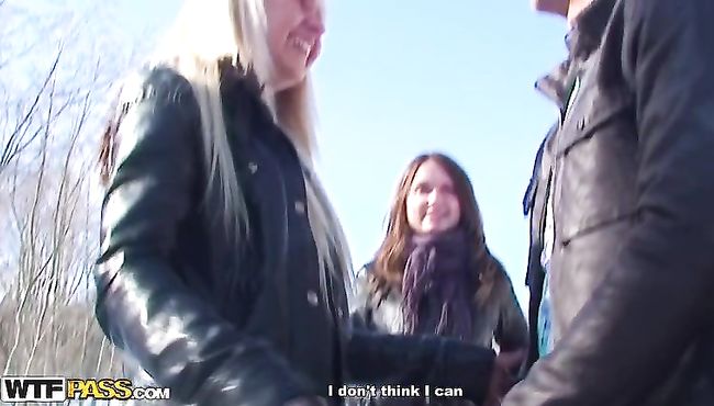 Hot college Blowjob and sexy fuck in fresh air